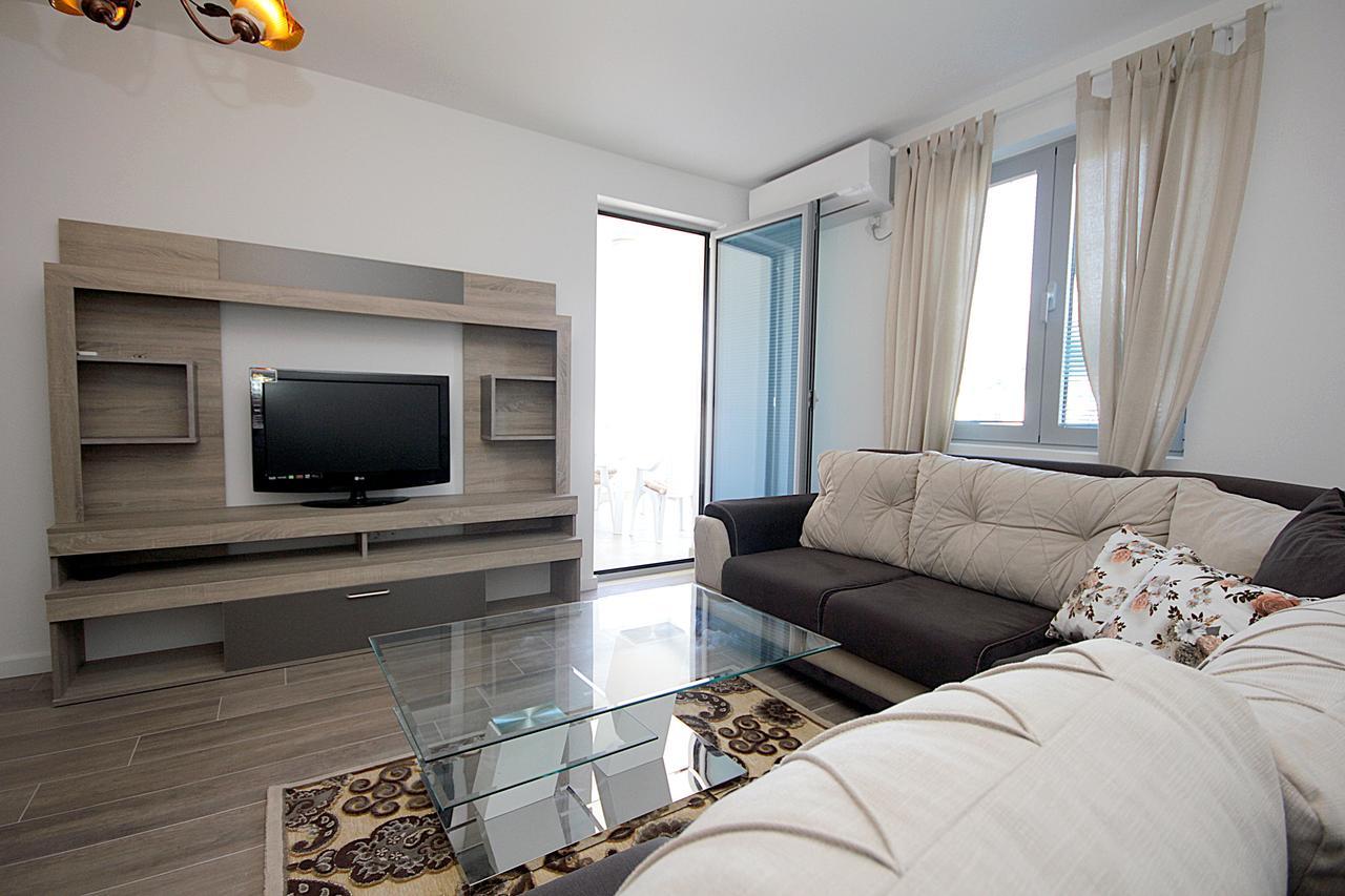 Apartment Melina Dobra Voda Buitenkant foto