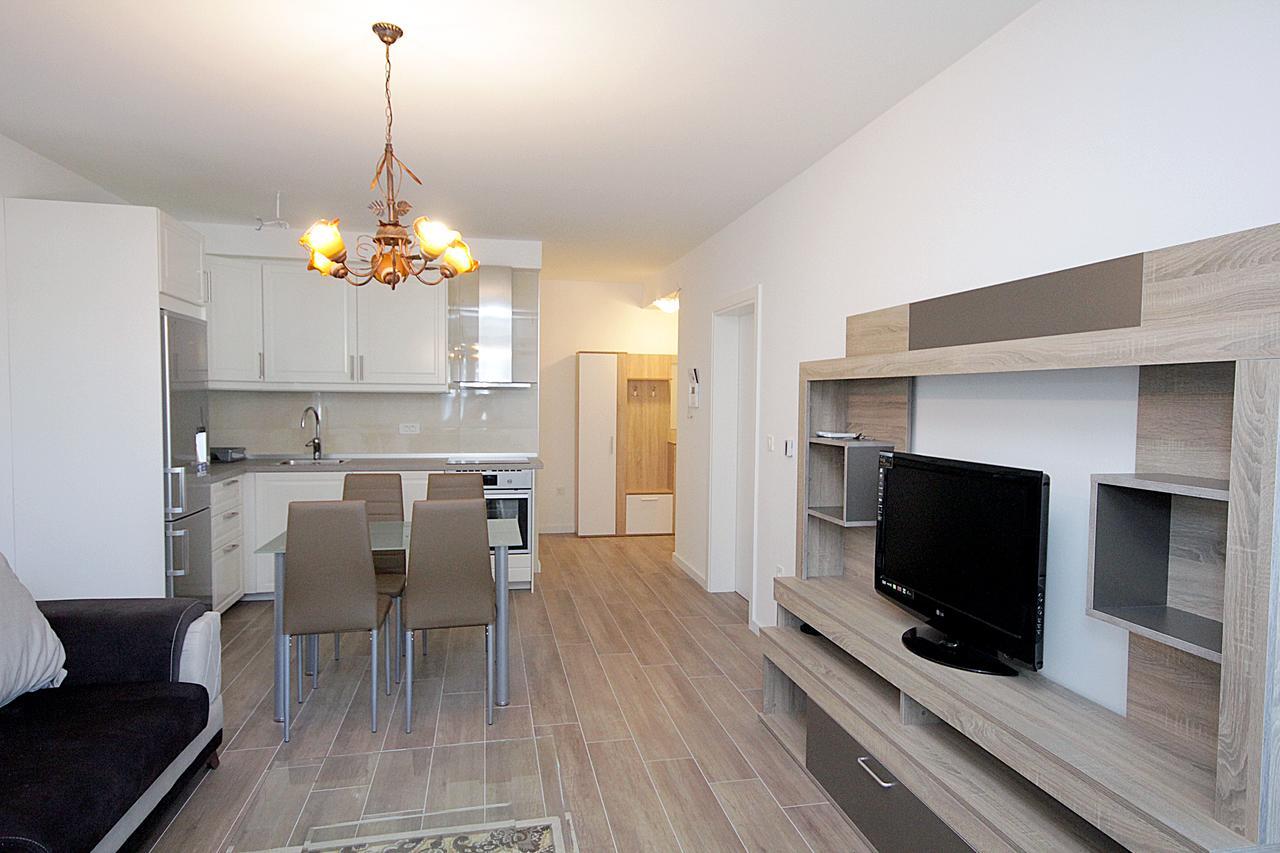 Apartment Melina Dobra Voda Buitenkant foto