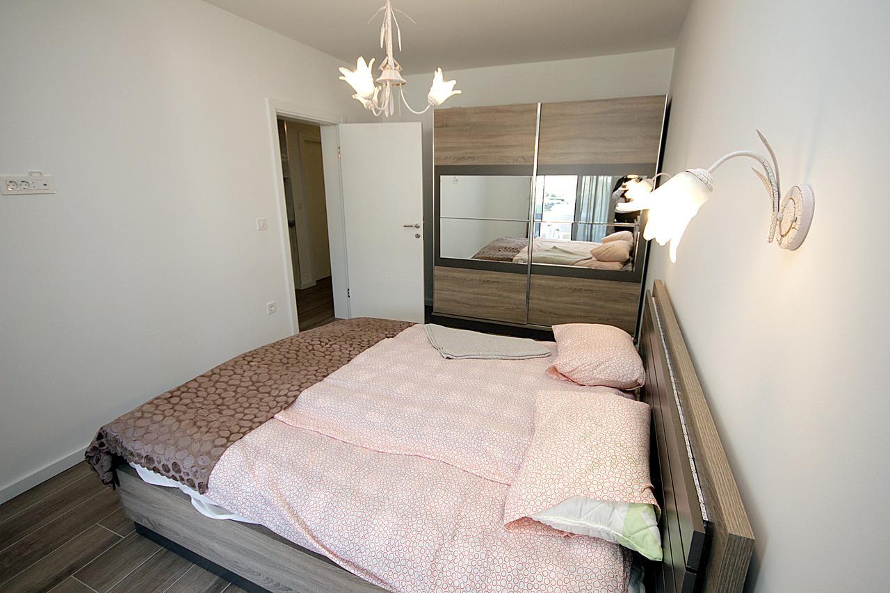 Apartment Melina Dobra Voda Buitenkant foto